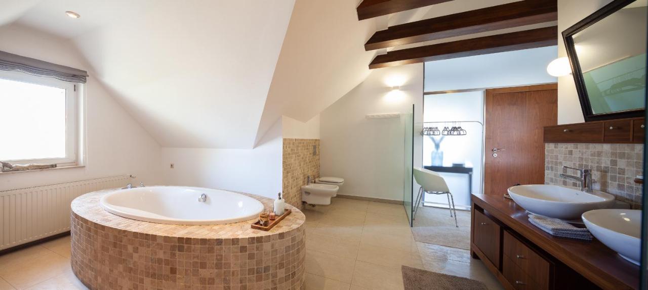Silver Willow Luxury Apartment Шопрон Экстерьер фото